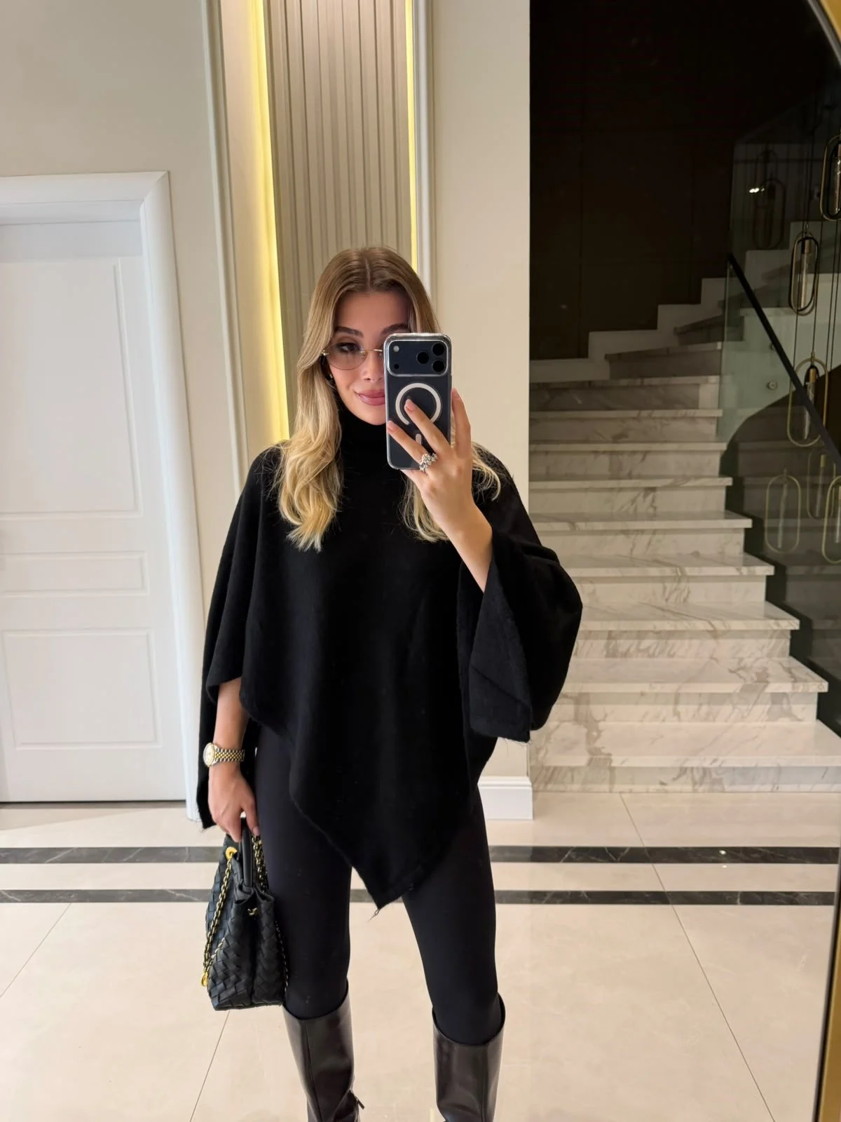 Turtleneck Cape Knit