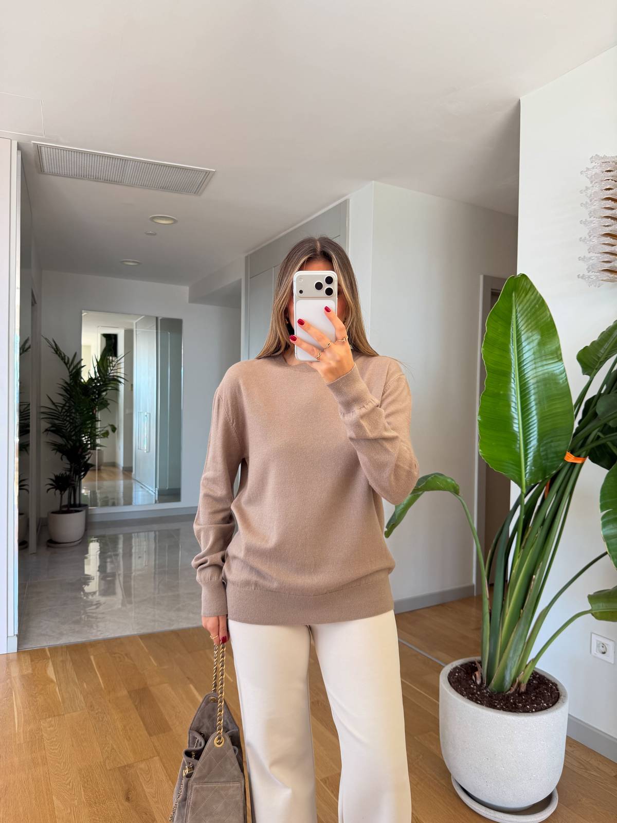Crew Neck Basic Knit Mink — photograph 3