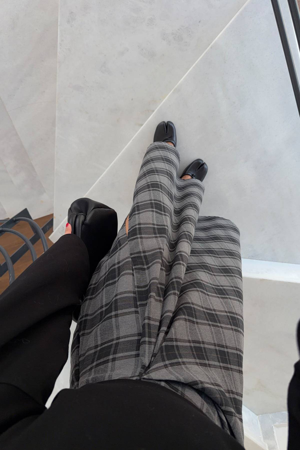 Plaid Split Midi Skirt — photograph 5