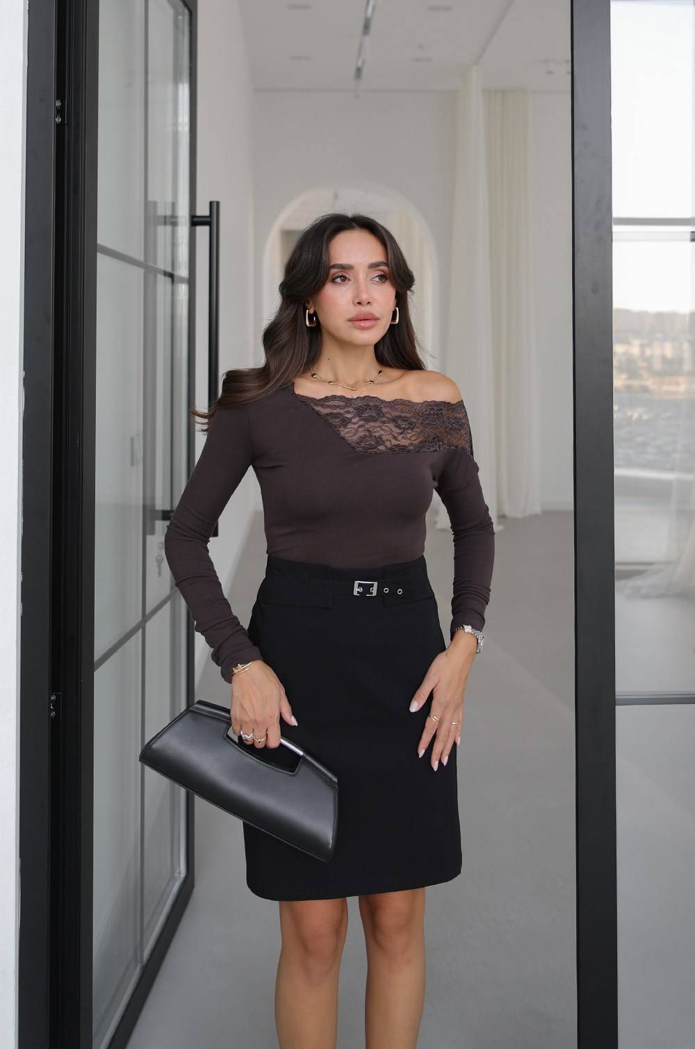 Brown Single Shoulder Lace Collar Blouse — photograph 3