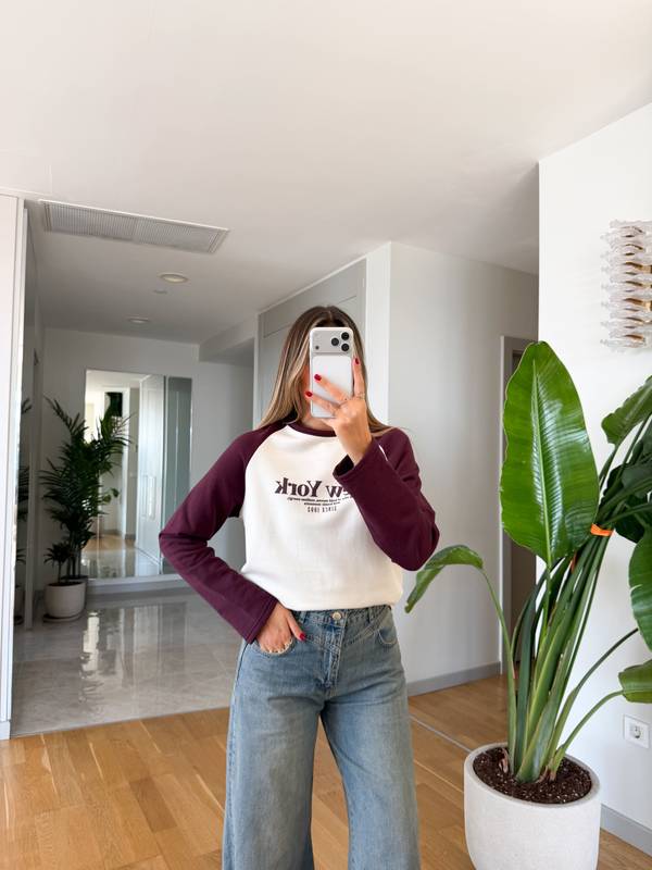 Raglan Sleeve Sweatshirt