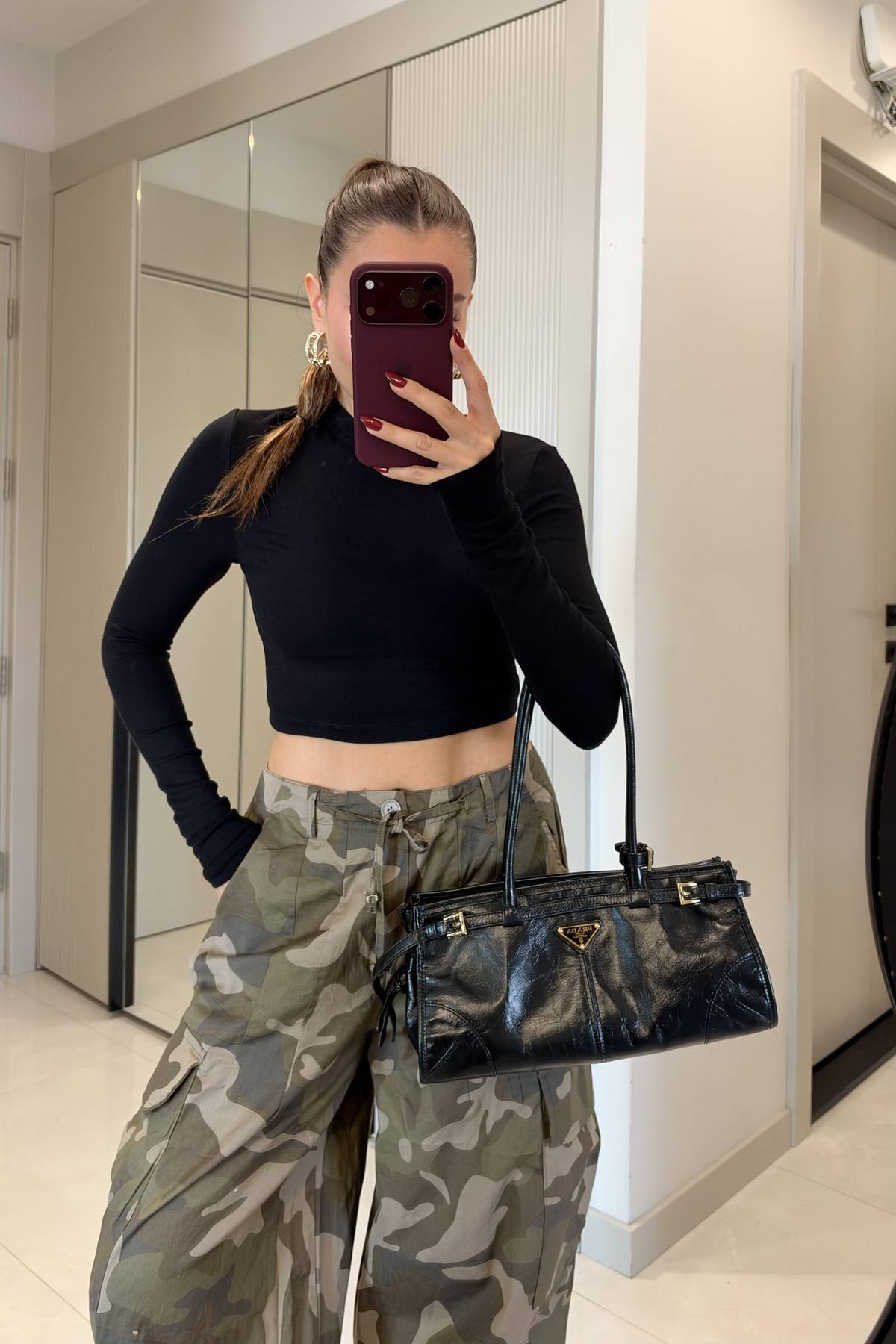 Rhode Basic Slim Cropped Top — photograph 2