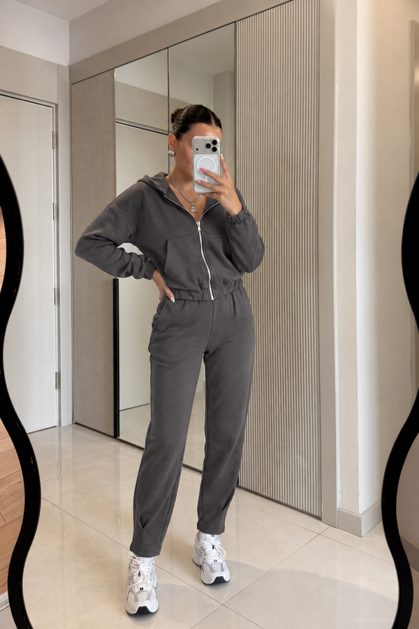 Keitha Modal Sports Set