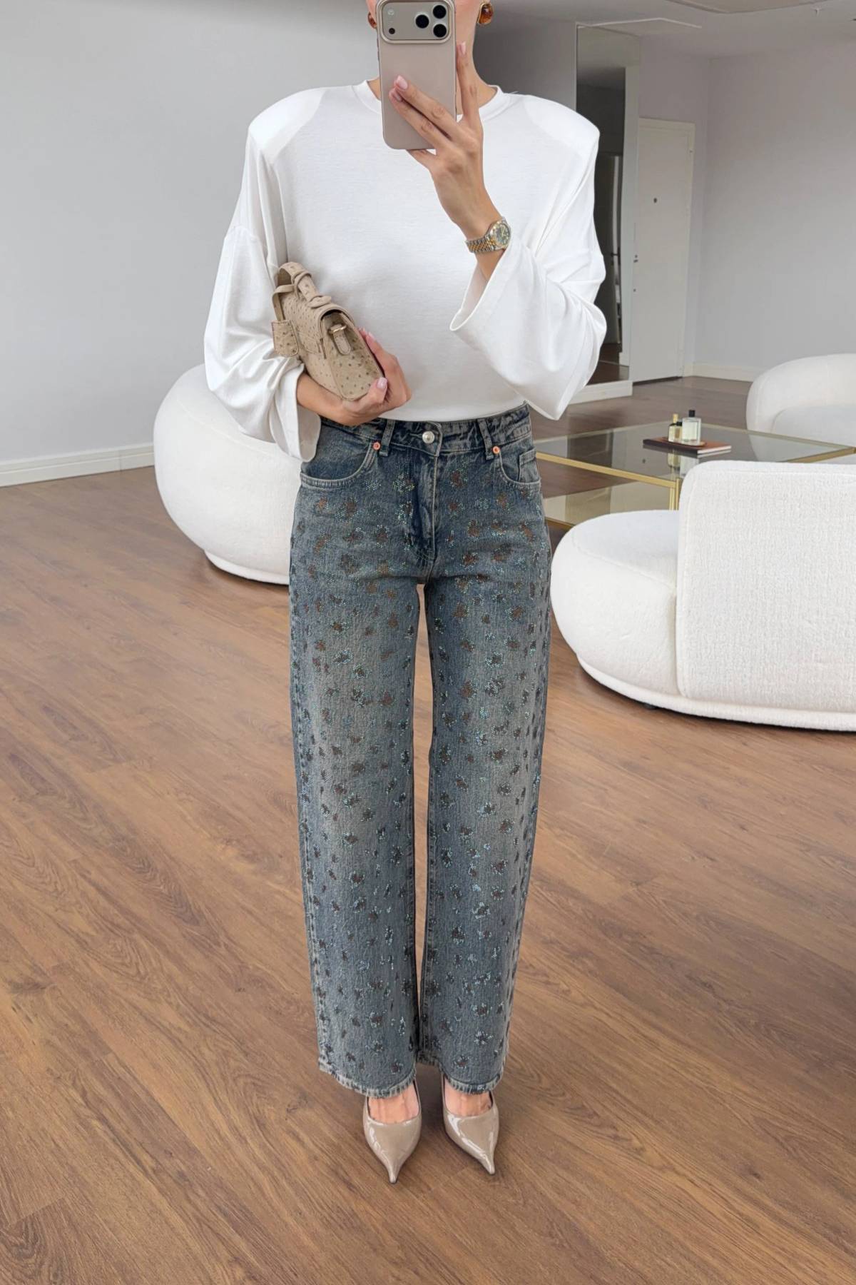 Leopard Crystal Embroidered Washed Straight Denim — photograph 4
