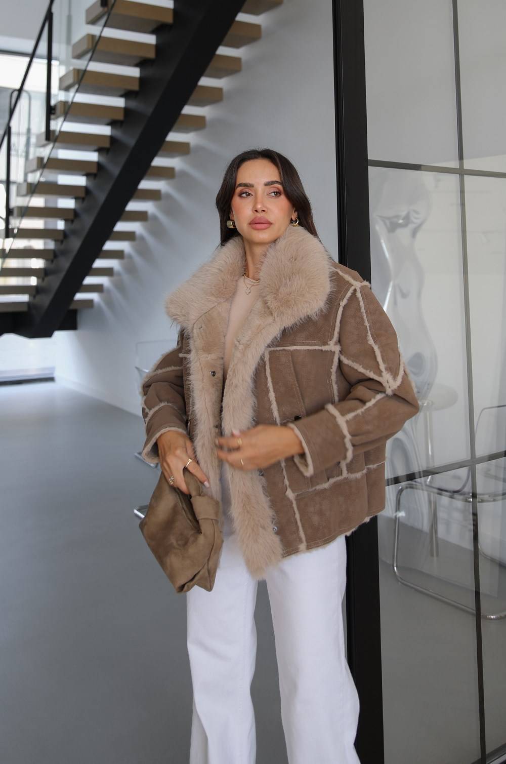 Dark Beige Leather Mont — photograph 3
