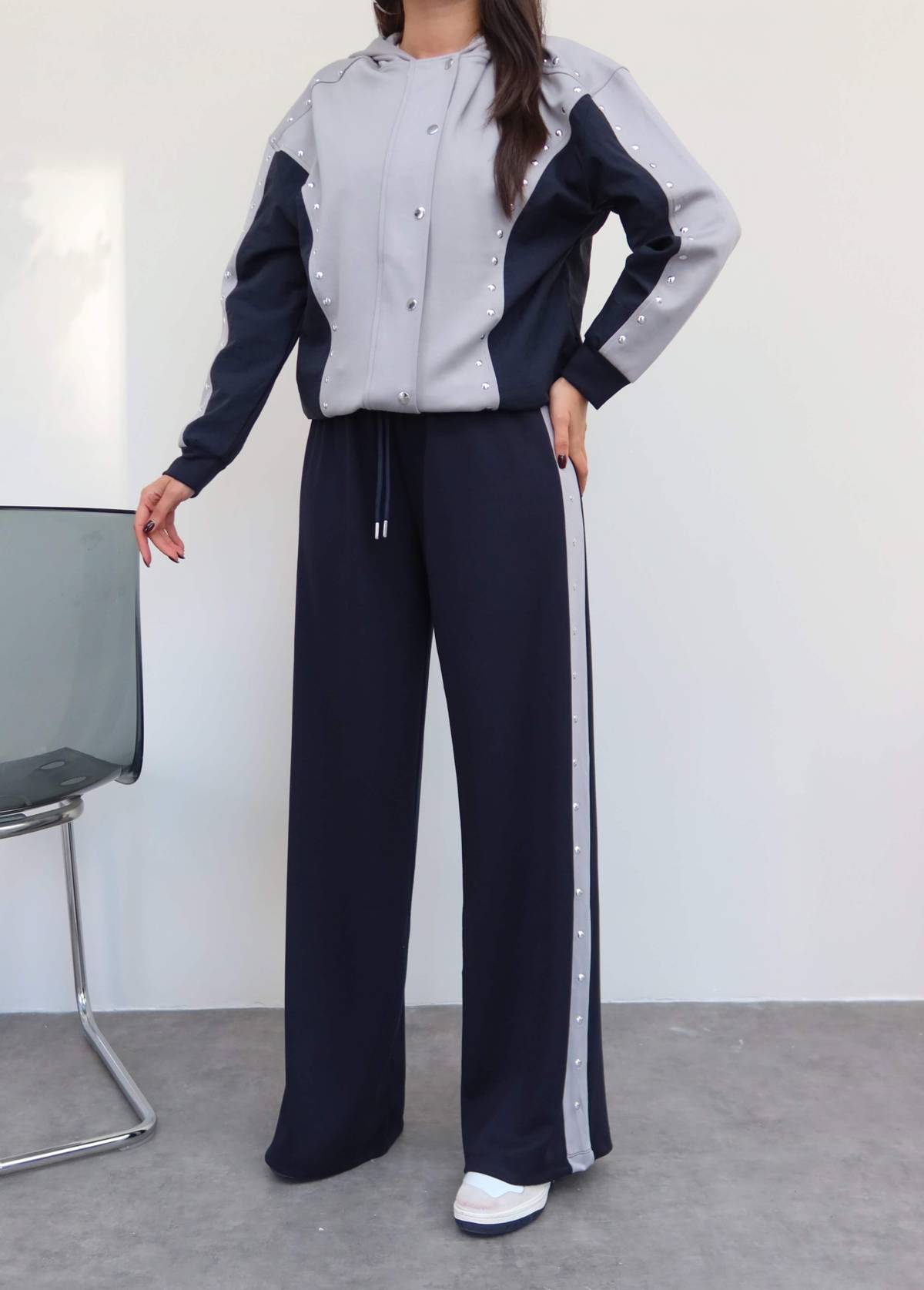 Snap Trim Smart Tracksuit Set — photograph 3