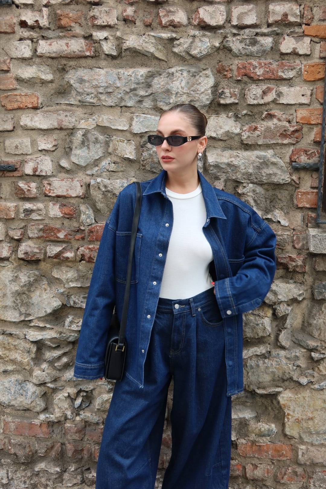 Navy Two Pocket Gizli Button Detail Jacket — photograph 2