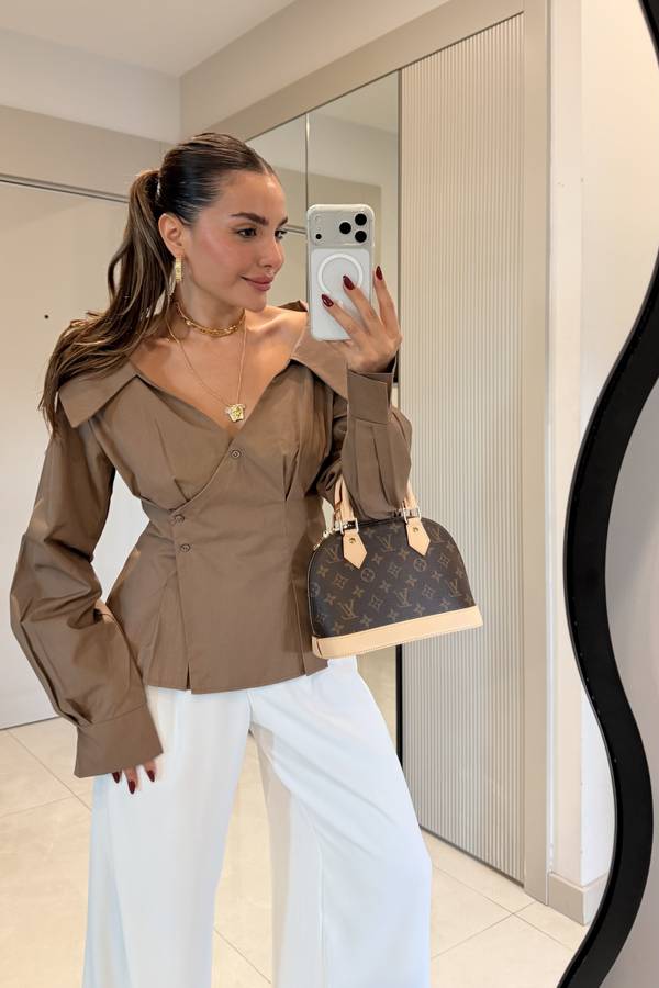 Gianna Fitted Waist Madonna Shirt