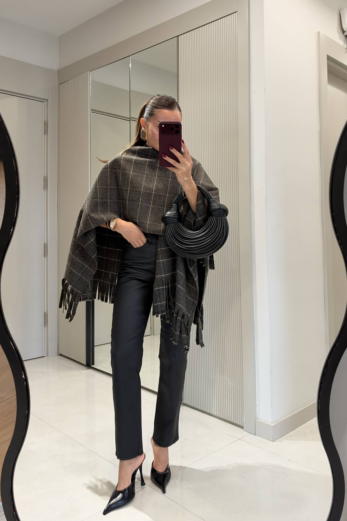 Laser Black Mumlu Trousers — photograph 4