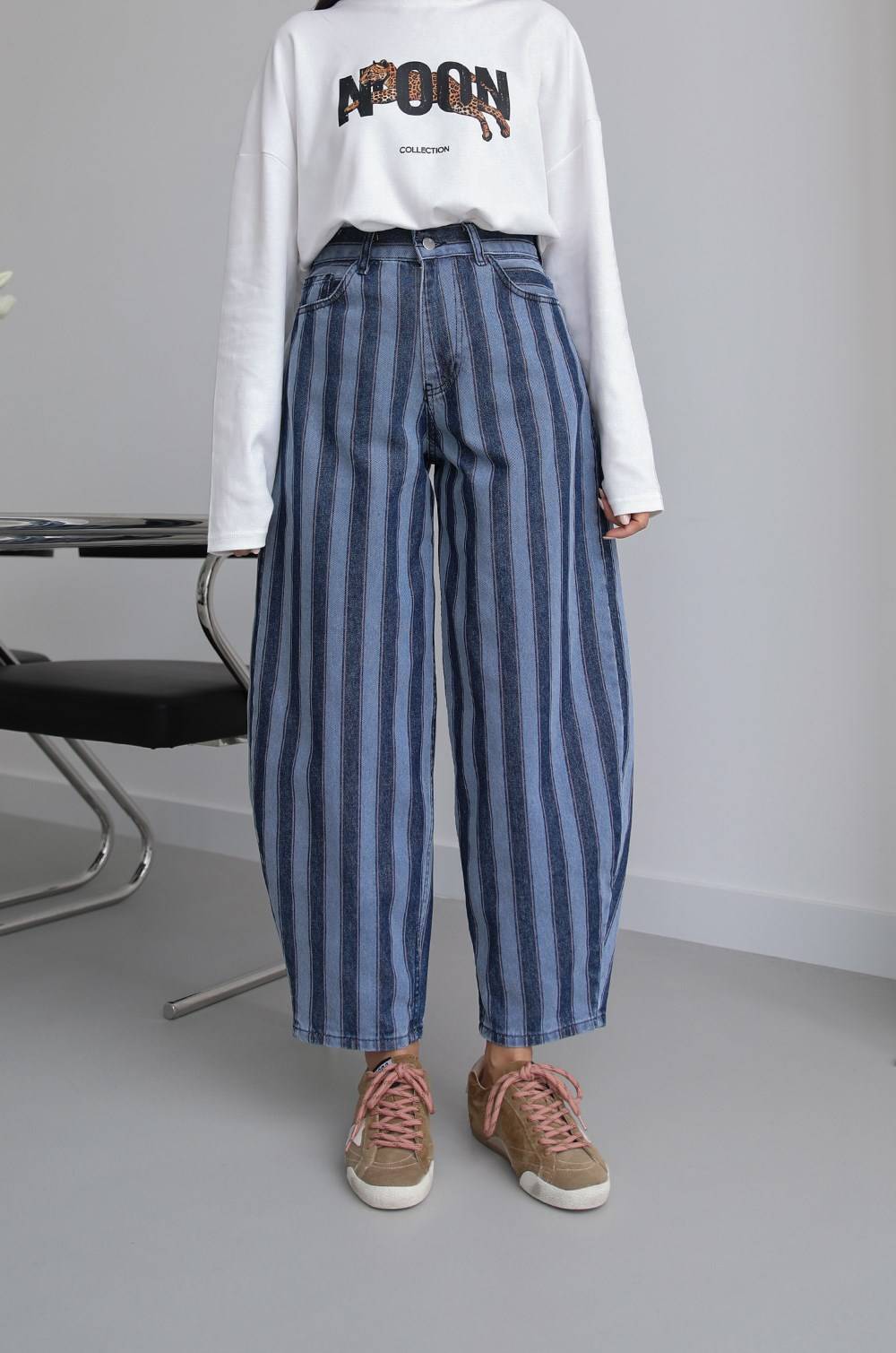 Block Stripe Tapered Fit Jeans — photograph 4