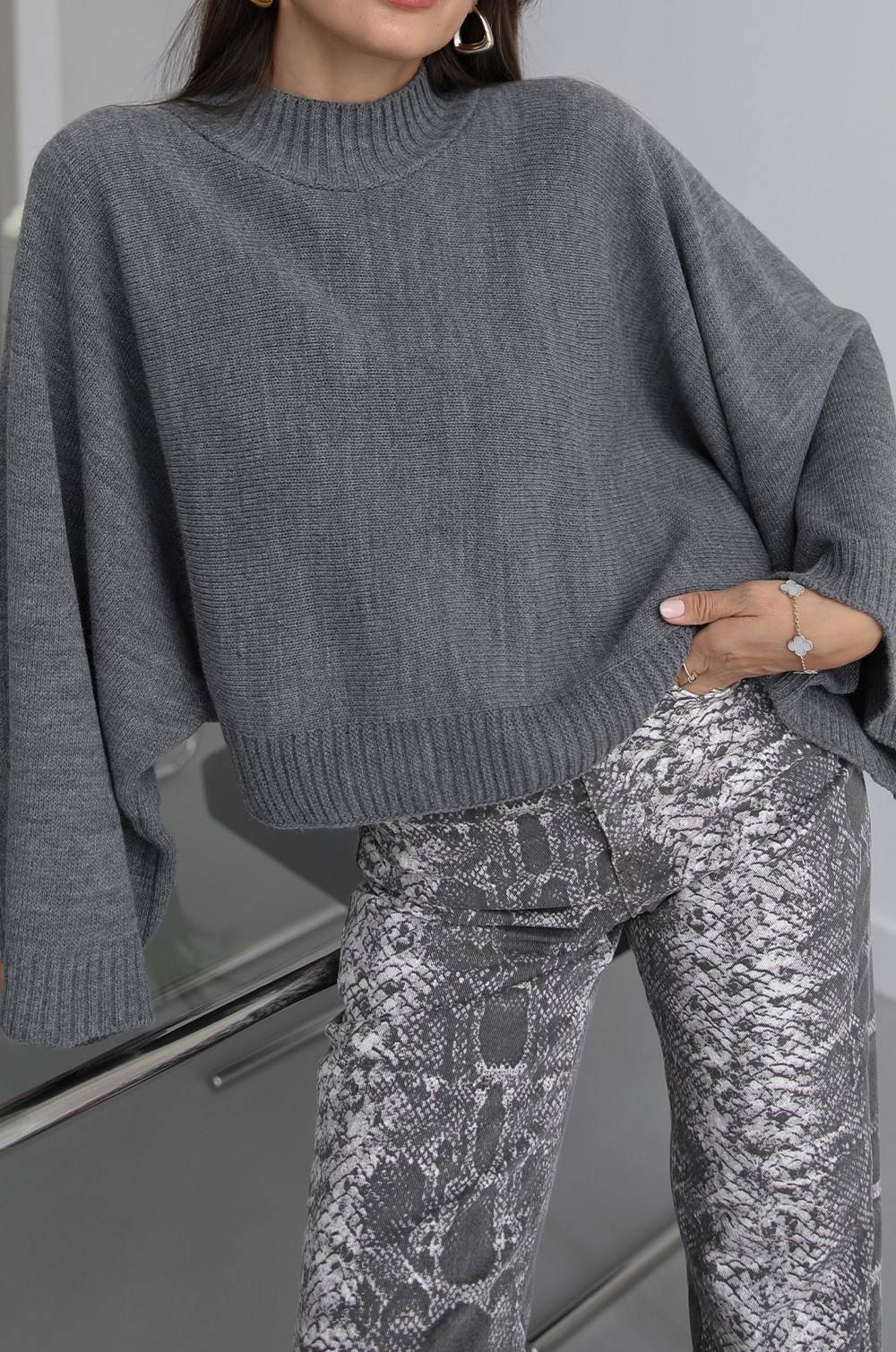 Arden Batwing Sleeve Ribbed Jumper — photograph 4