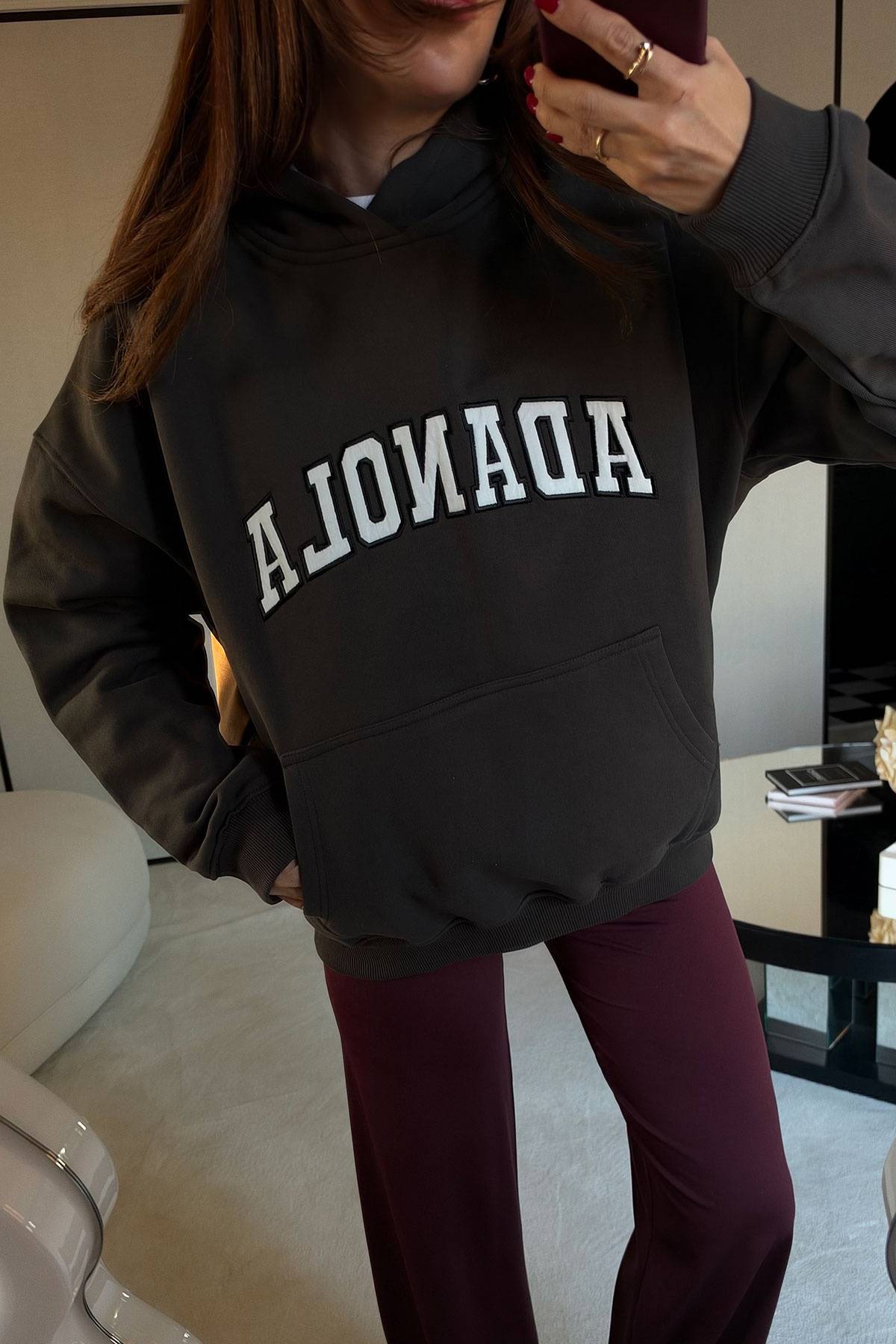 Hooded Oversized Sweat — photograph 2