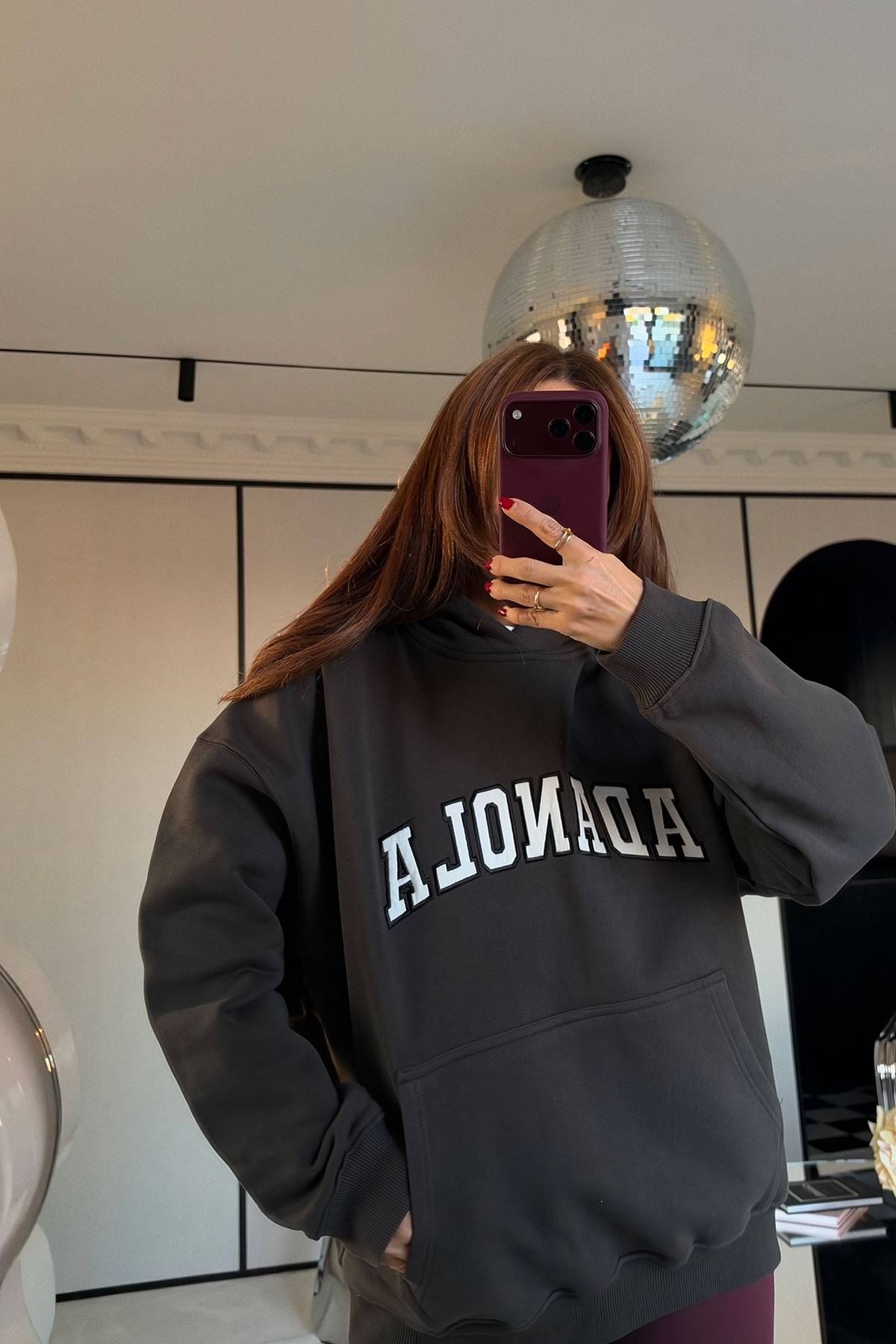 Hooded Oversized Sweat — photograph 4