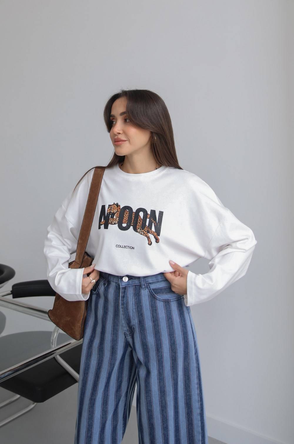 Tiger Print Sweatshirt — photograph 3
