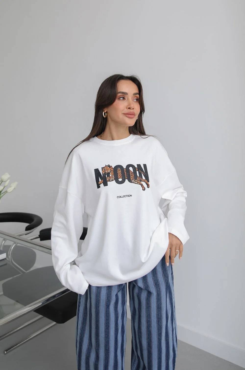 Tiger Print Sweatshirt — photograph 4