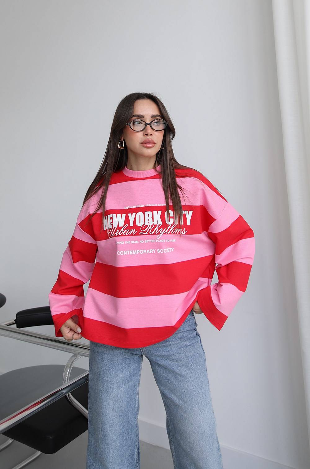 New York City Print Sweatshirt — photograph 4