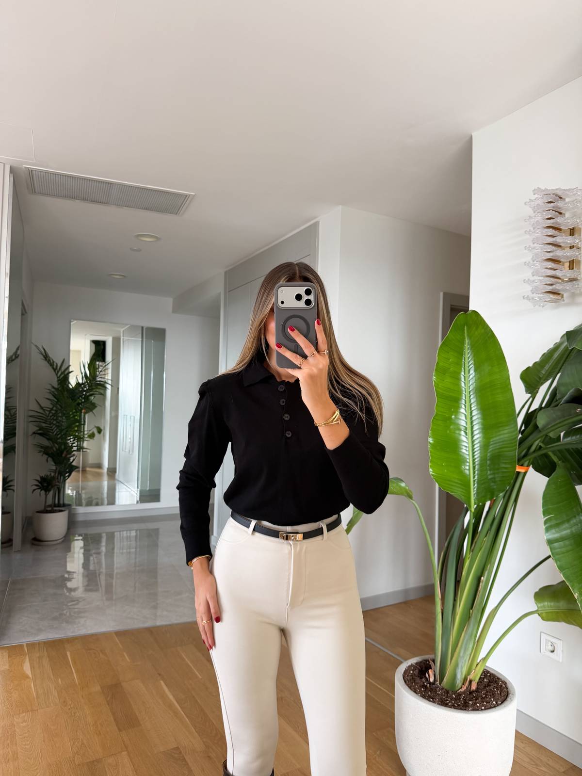 Davi Polo Neck Shoulder Padded Knit — photograph 1