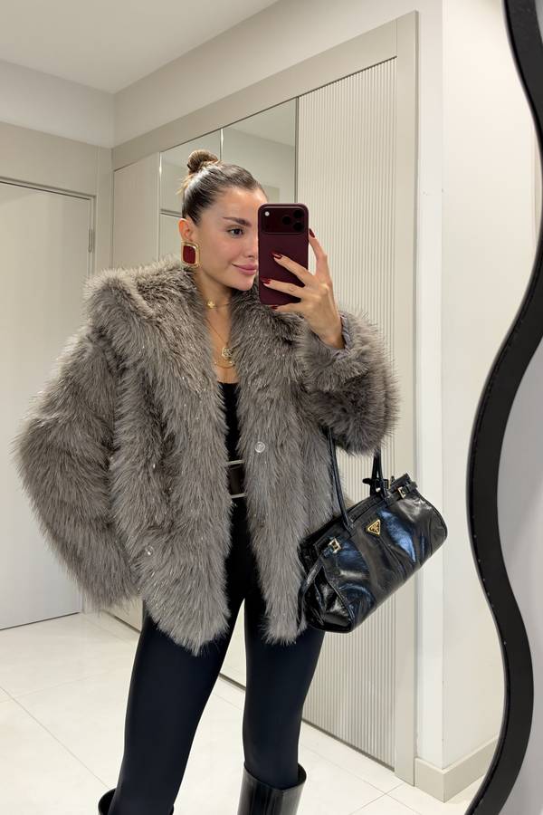 Jamaika Wide Collar Glitter Fur Jacket