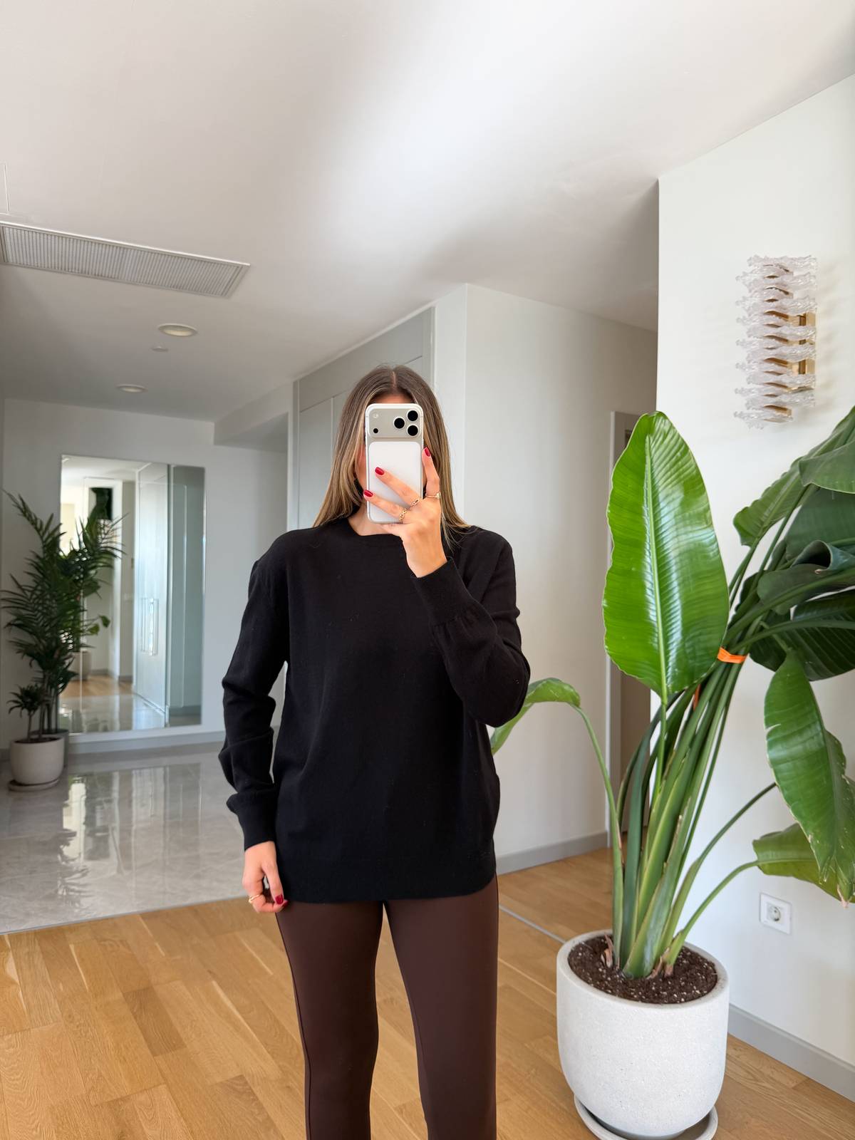 Crew Neck Basic Knit Black — photograph 2