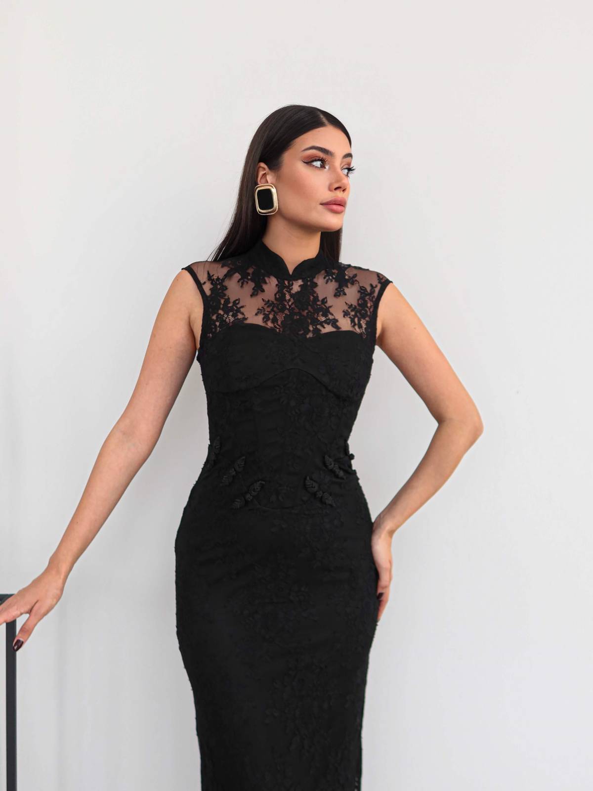 High Neck Light Lace Dress — photograph 2