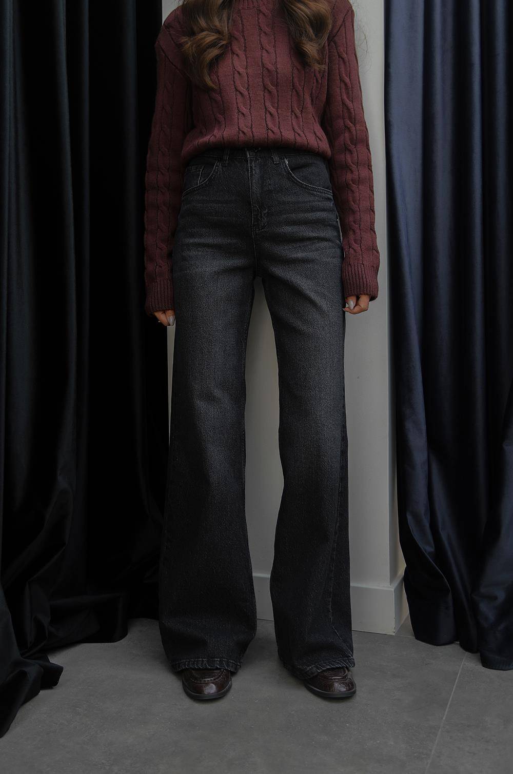 Smoke Tintli Wide Leg Jeans — photograph 3