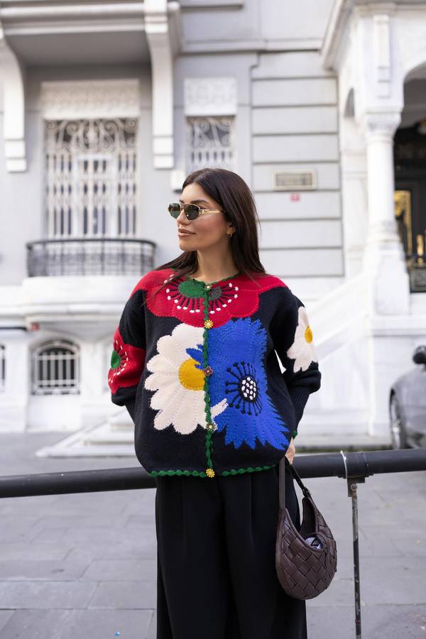 Floral Motif Design Wool Cardigan
