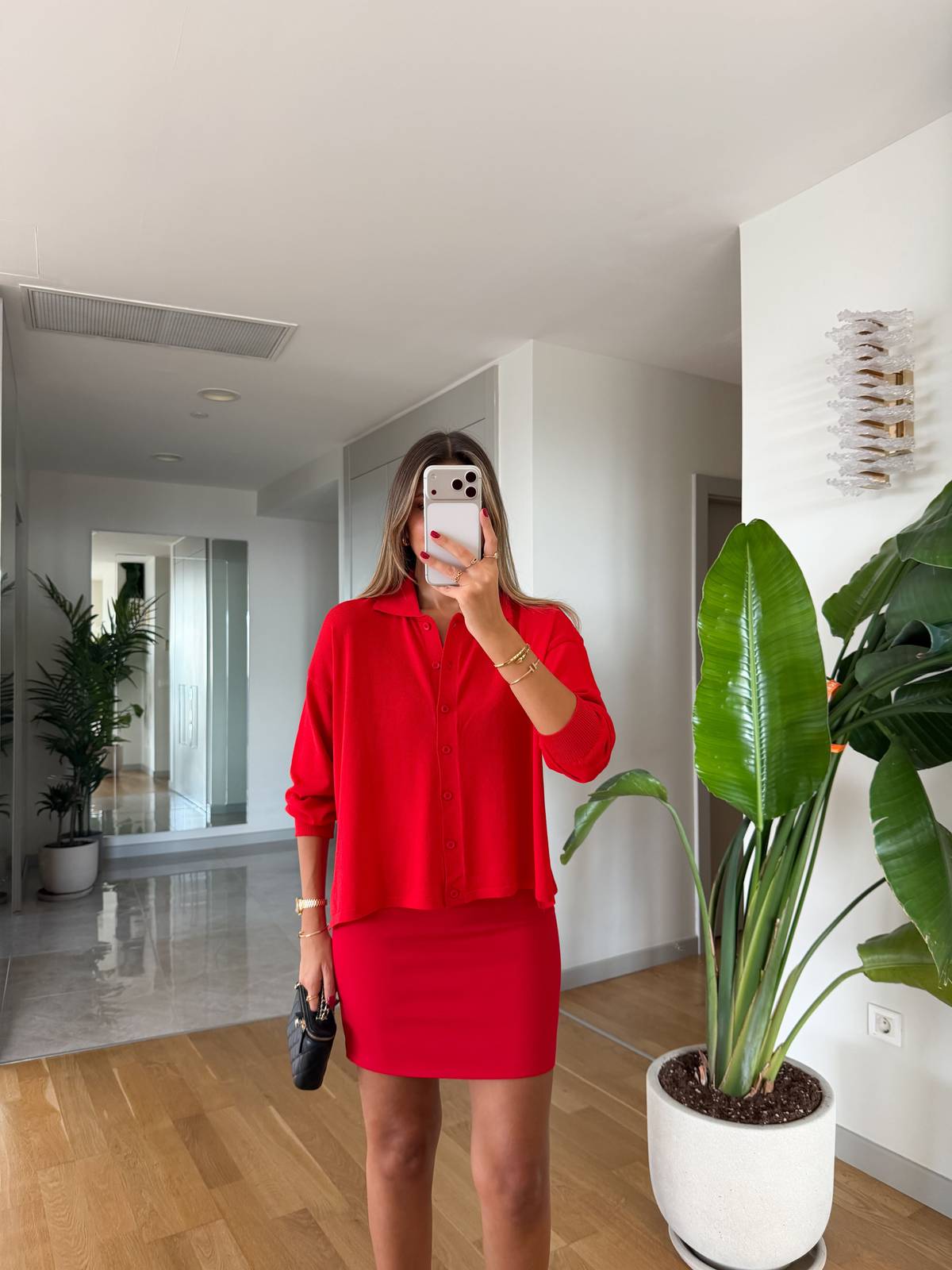 Ross Basic Buttoned Cardigan — photograph 2