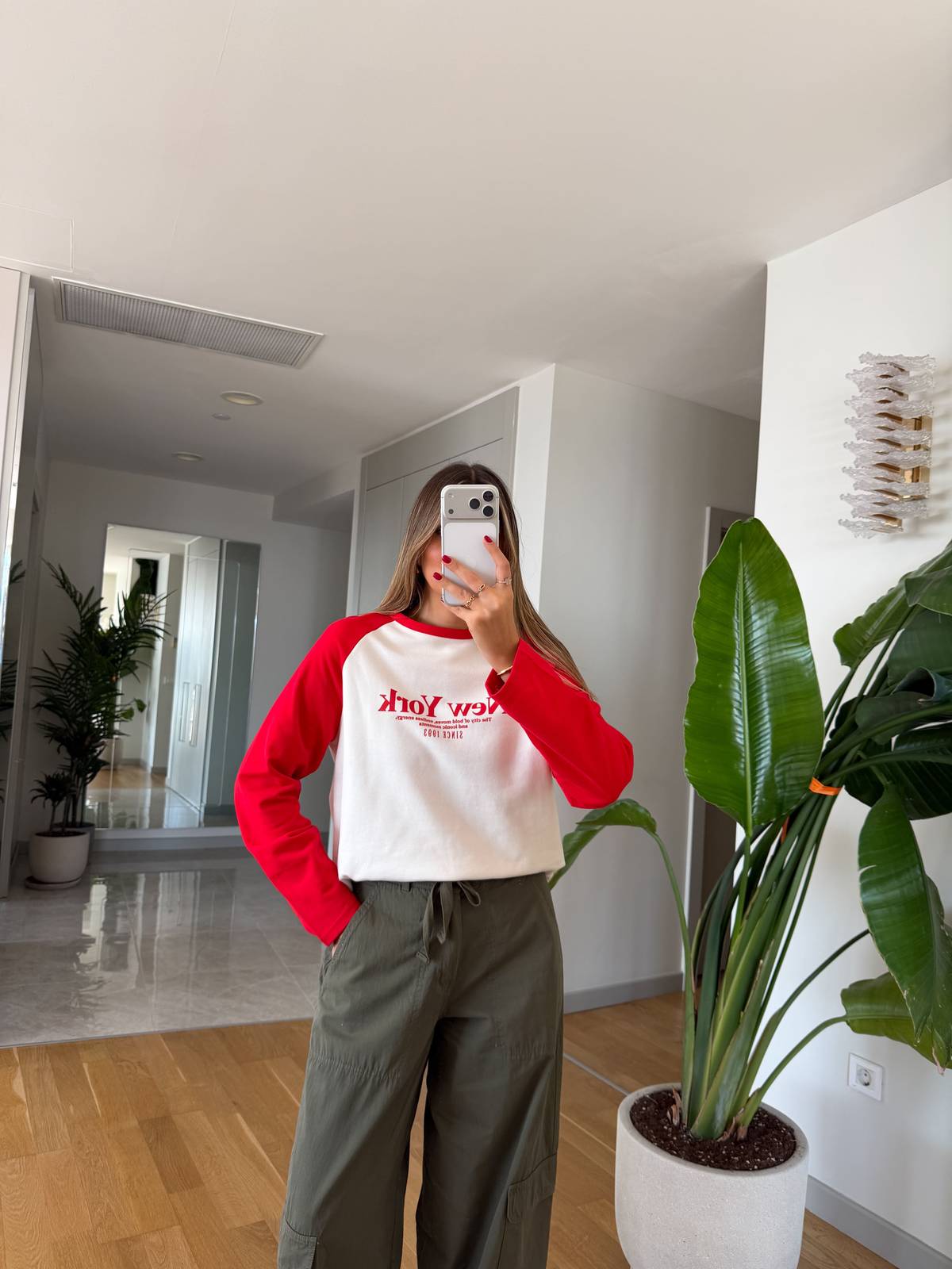 Raglan Sleeve Sweatshirt