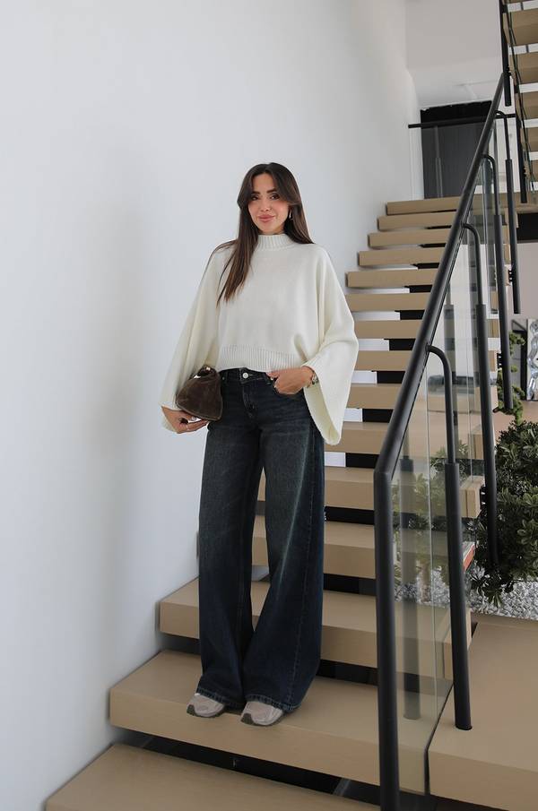 Low Rise Wide Leg Jeans