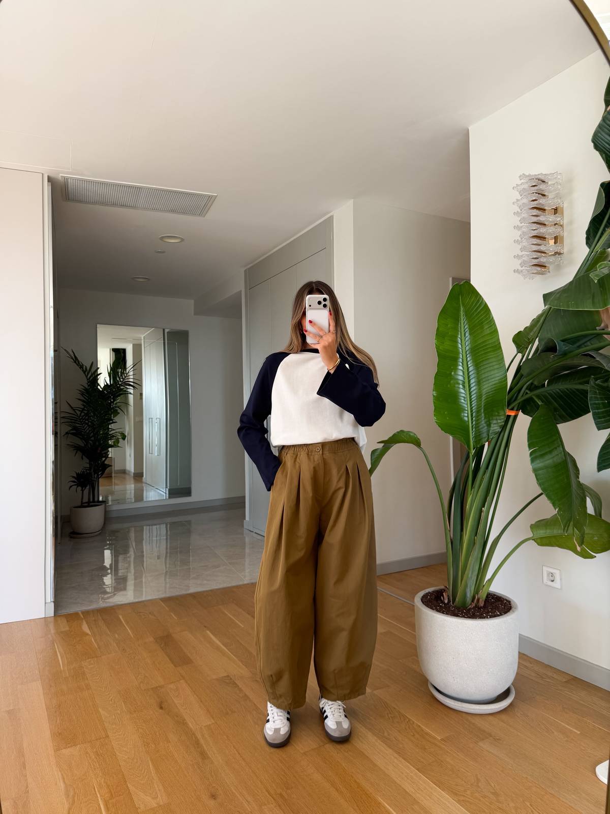 Kali Balloon Cut Trousers — photograph 1
