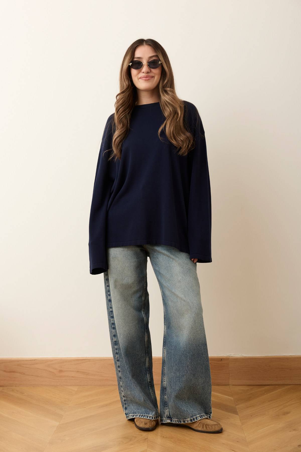 Navy Crew Neck Oversized Bell Knit — photograph 3