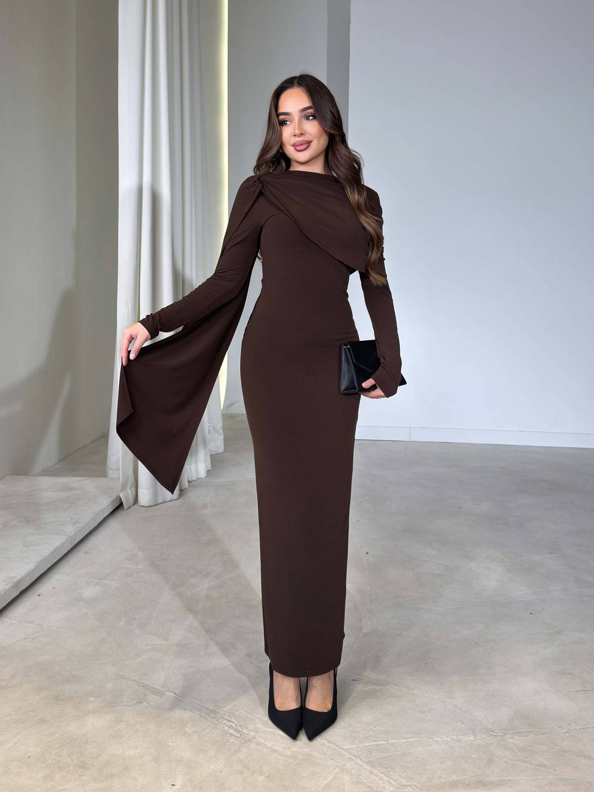 Cape Kendinden Maxi Length Brown Ovire Dress — photograph 2