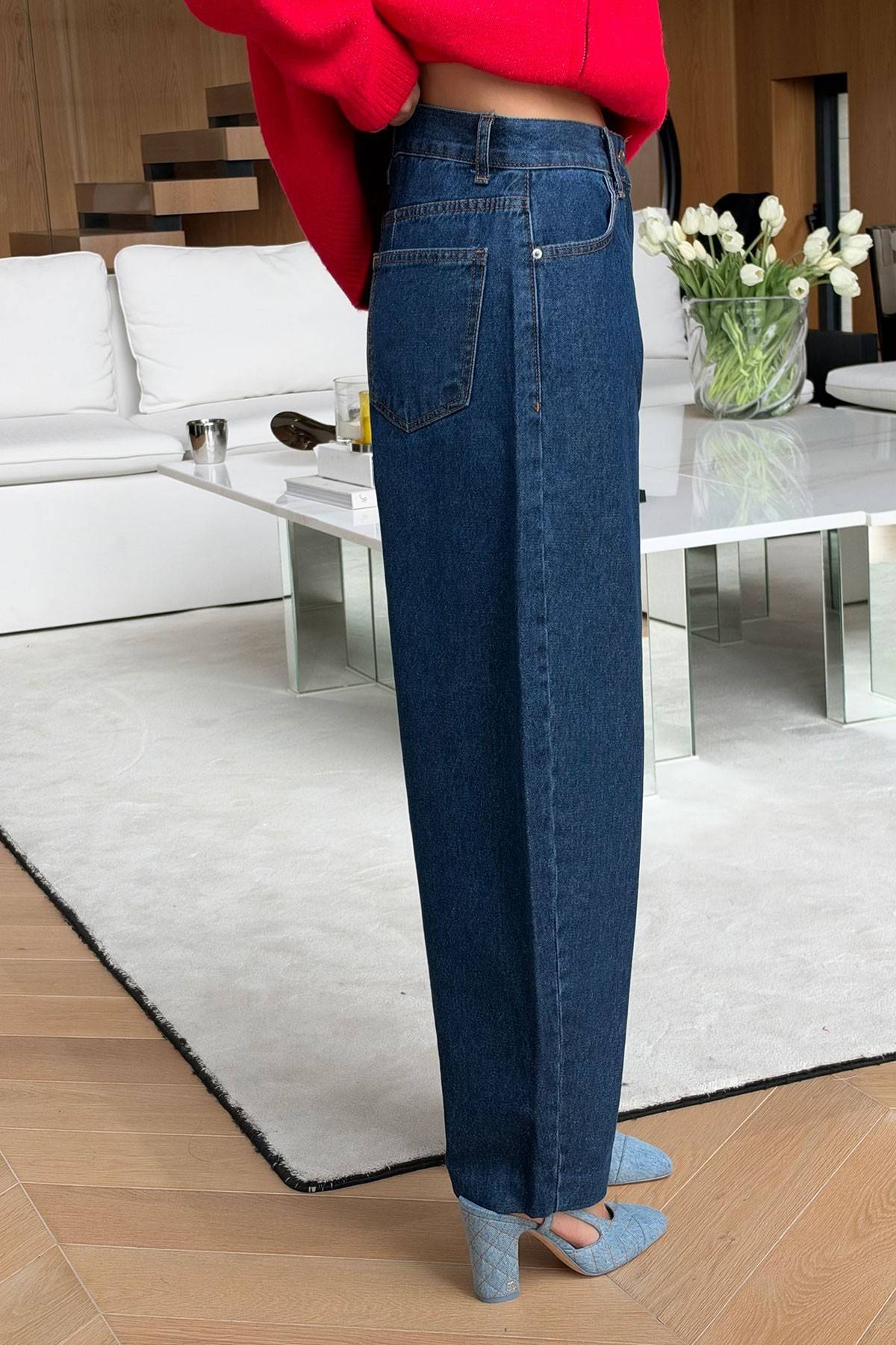 Washed Tapered Fit Jeans — photograph 3