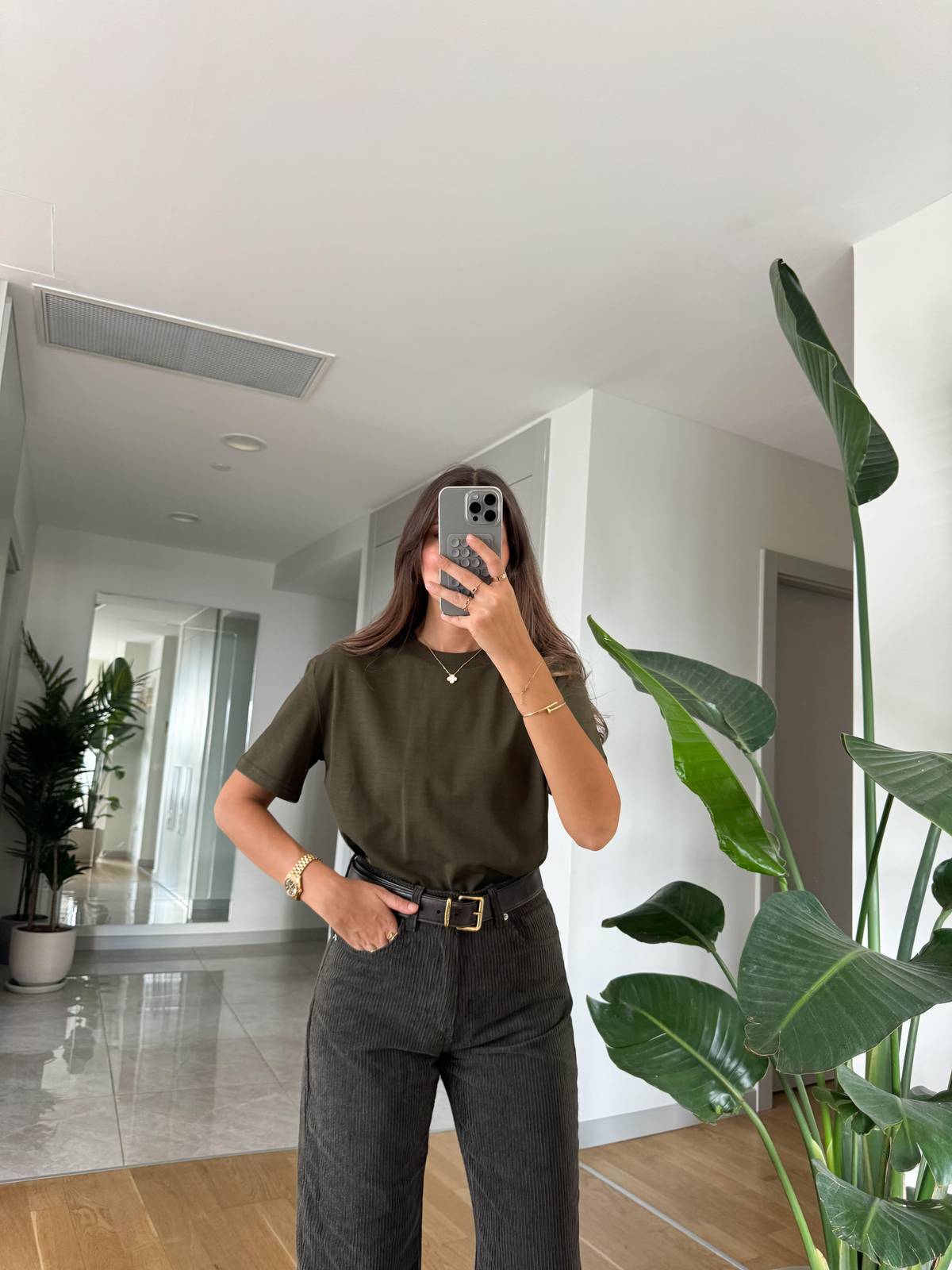 Dekoratif Crew Neck T-Shirt Khaki — photograph 2