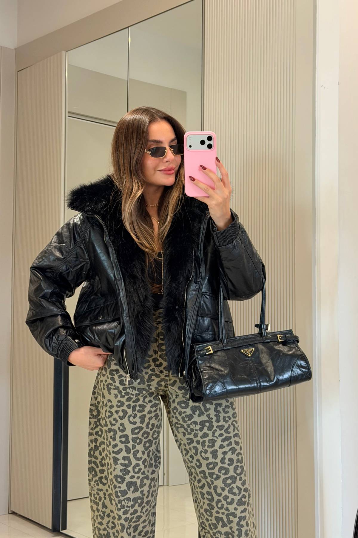 Sorena Black Shiny Leather Ithal Jacket — photograph 4