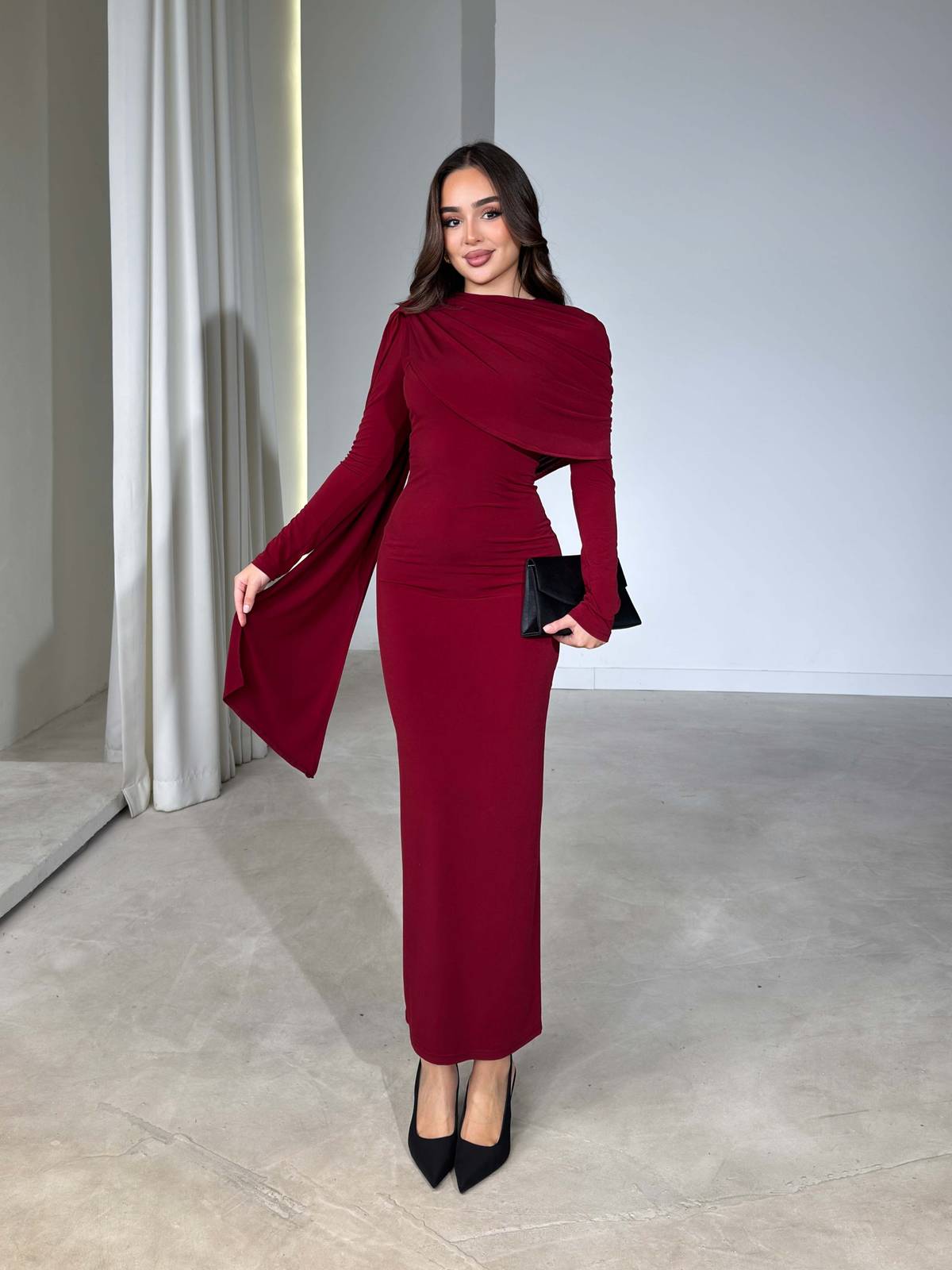 Cape Kendinden Maxi Length Burgundy Ovire Dress — photograph 2
