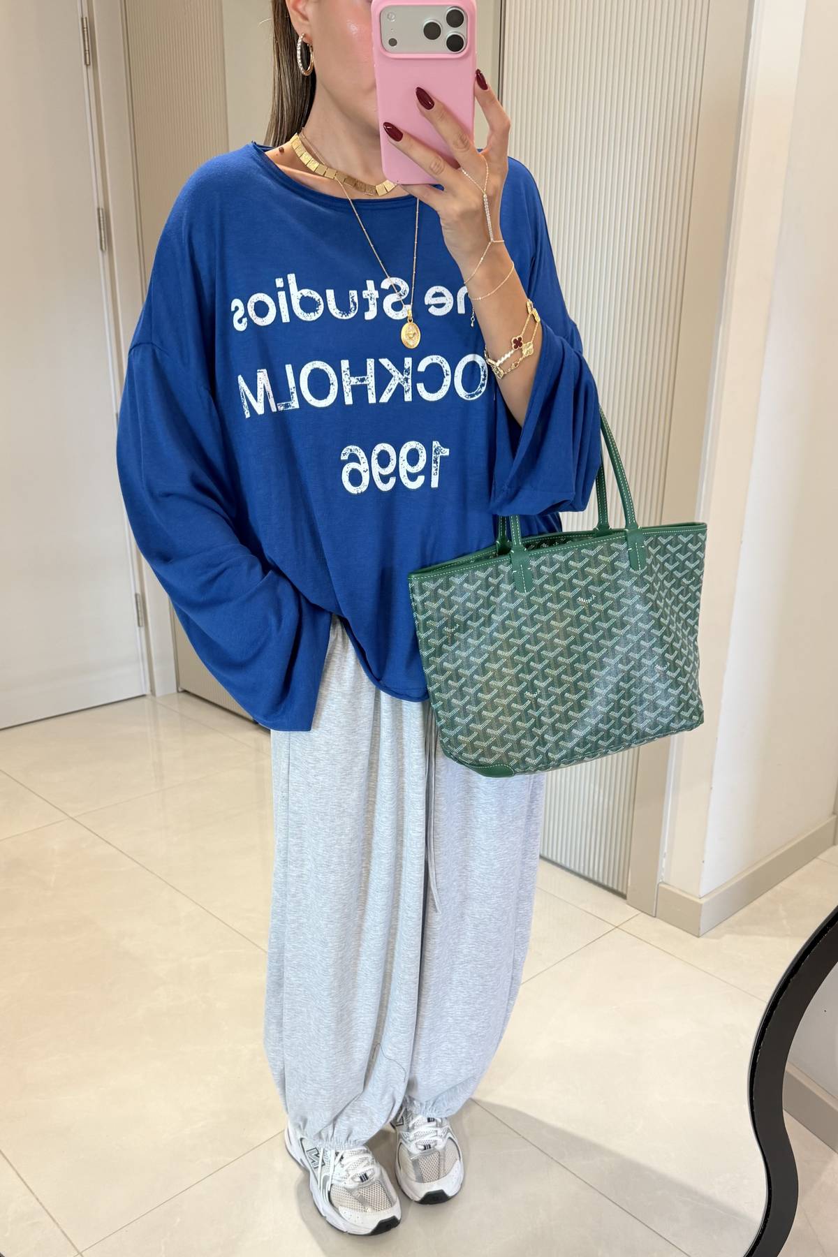 Print Relaxed Long Sleeve Blouse — photograph 2