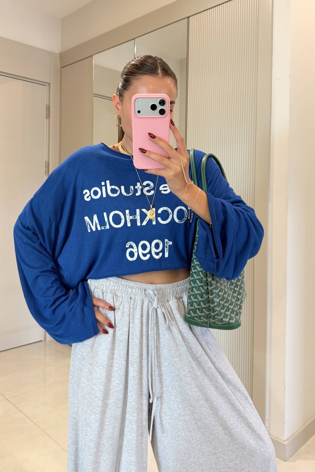 Print Relaxed Long Sleeve Blouse — photograph 1