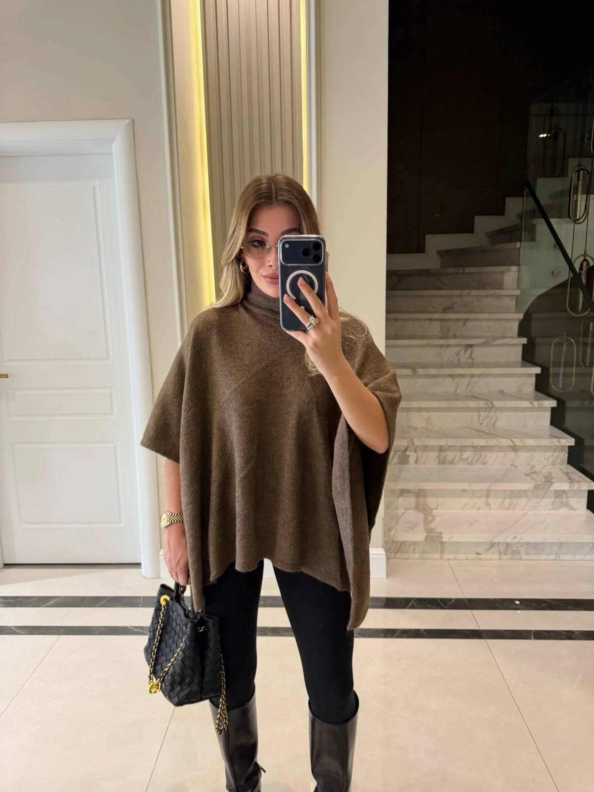 Siya Poncho — photograph 1