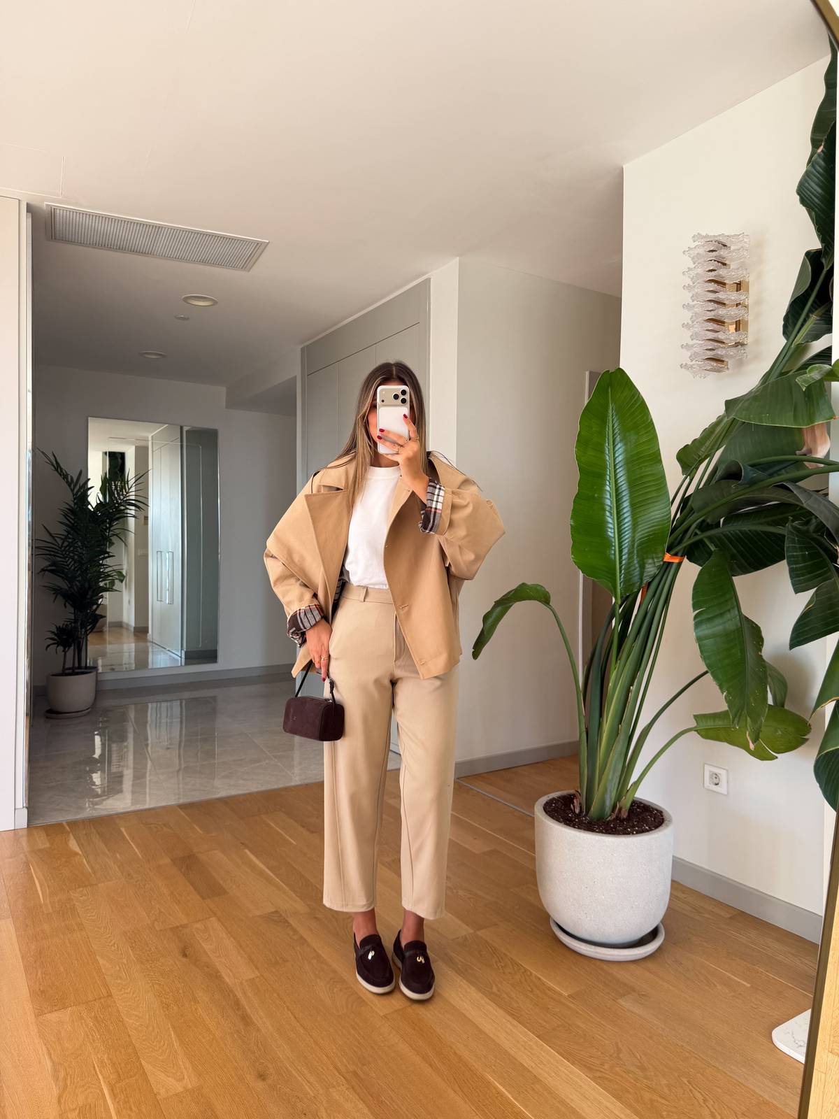 Classic Cut Trousers Cream — photograph 2