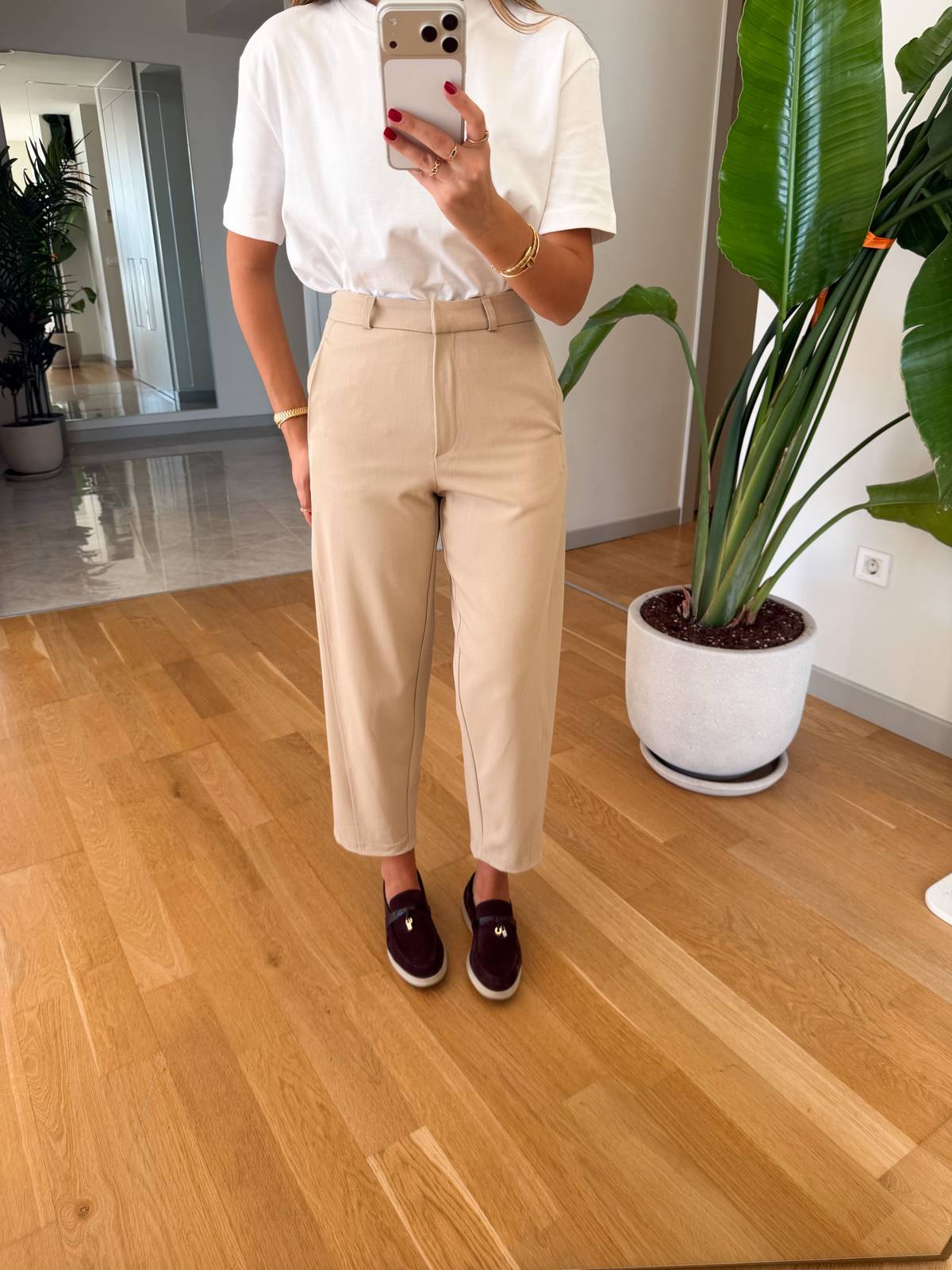 Classic Cut Trousers Cream — photograph 3