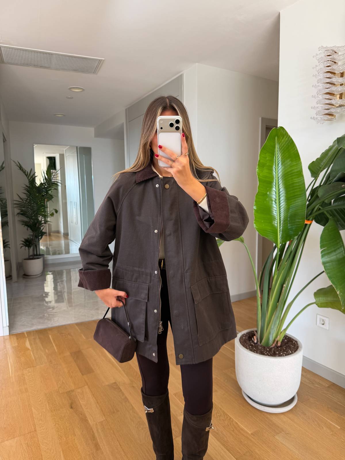 Velvet Collar Waxed Quilted Lined Jacket — photograph 4