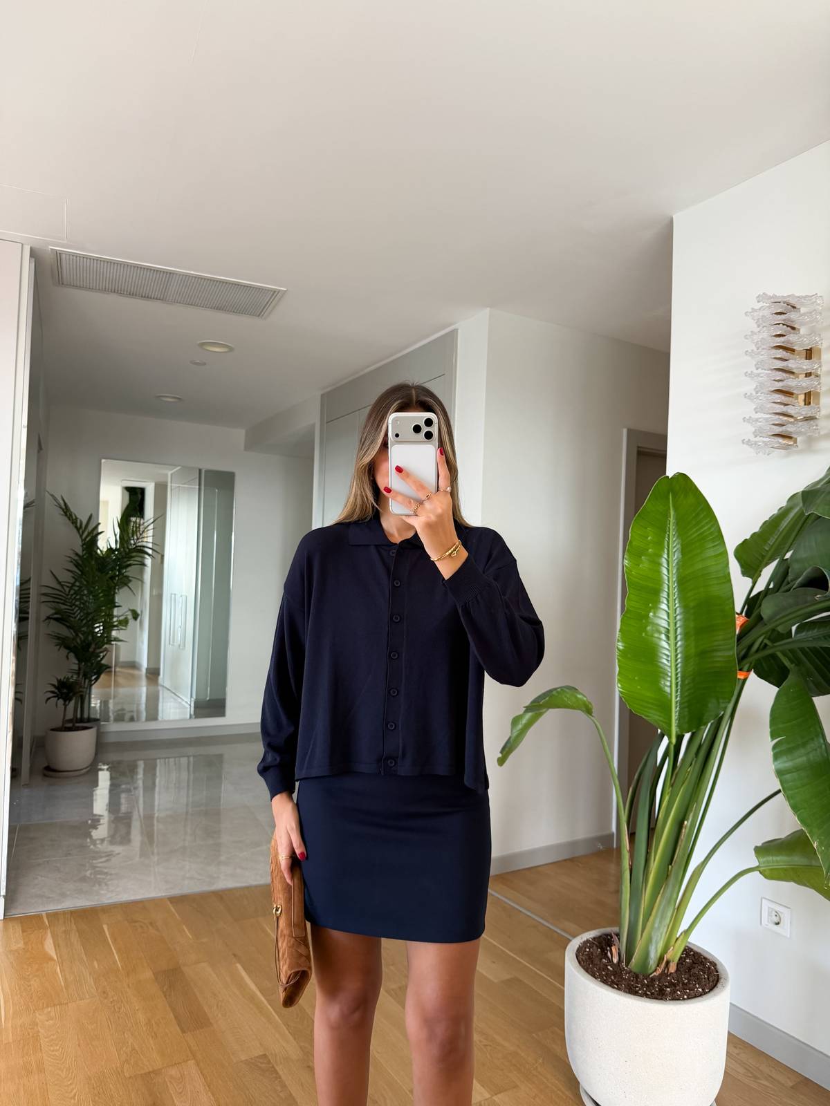Ross Basic Buttoned Cardigan — photograph 2