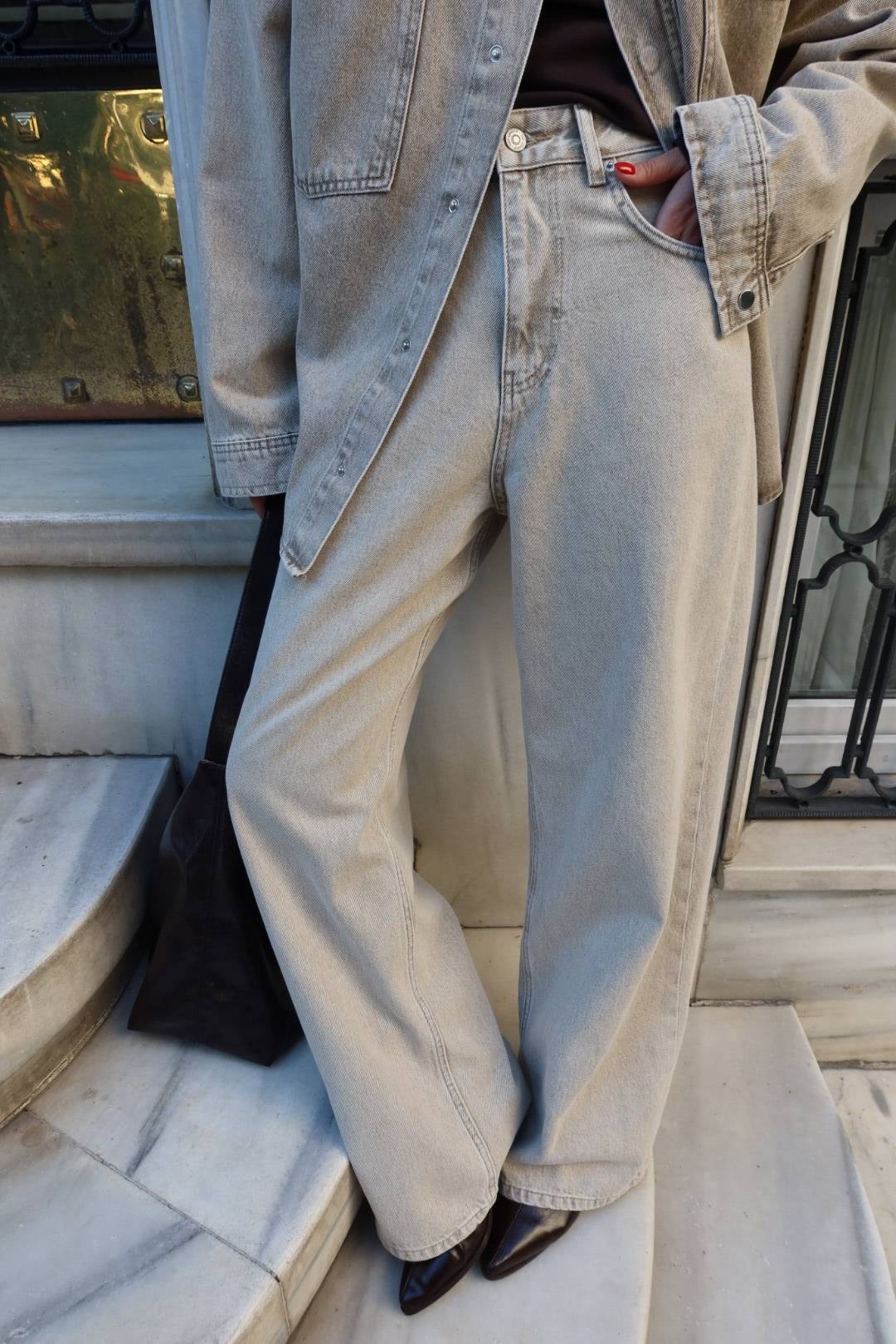 Beige High Waisted Baggy Jeans Trousers — photograph 2