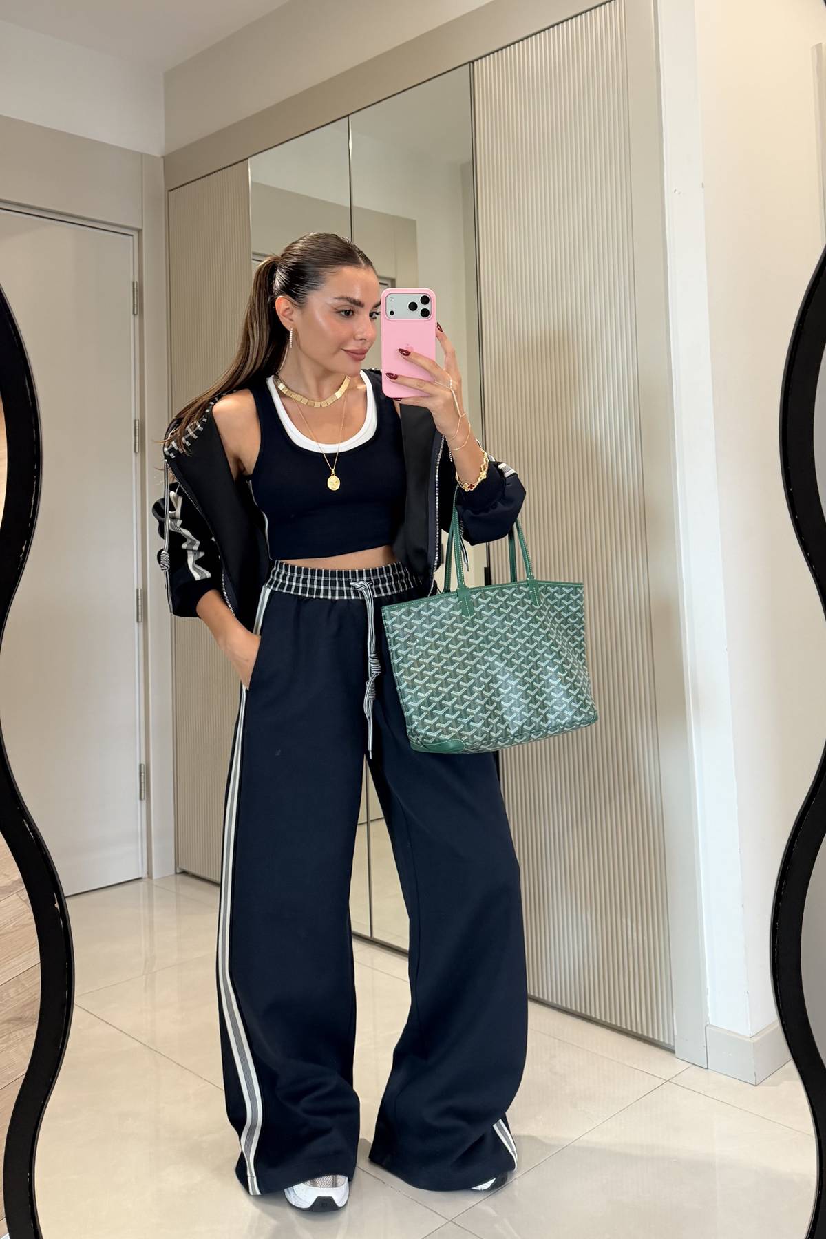 Margaux Double Collar Look Cropped Top — photograph 3