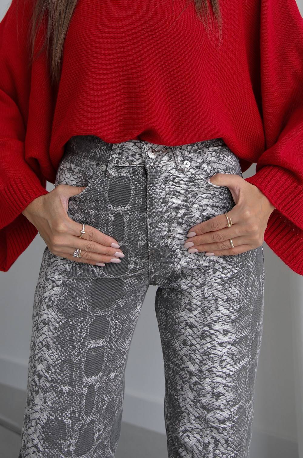 Snake Pattern Straight Jeans — photograph 4