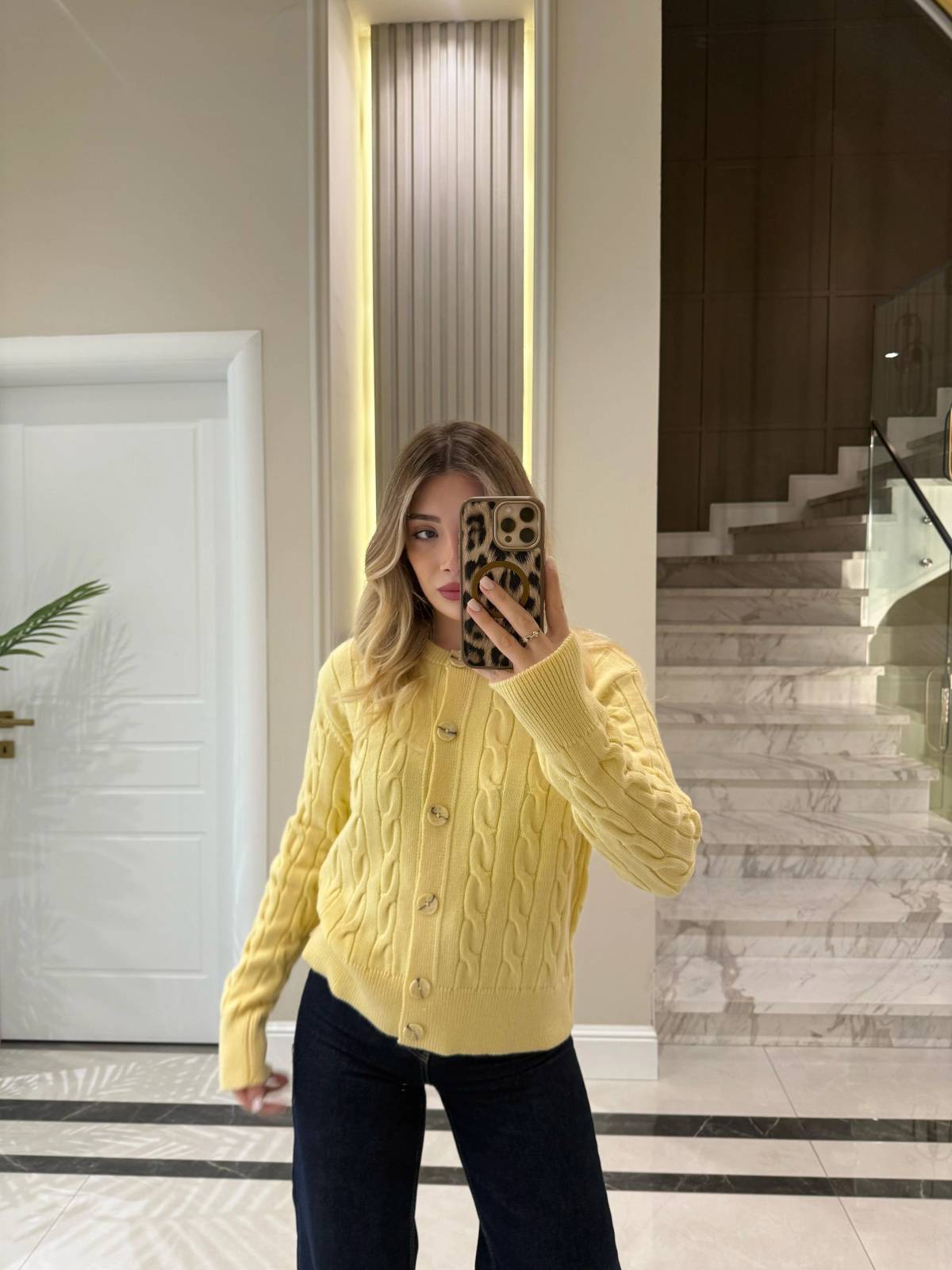 Cable Knit Buttoned Cardigan