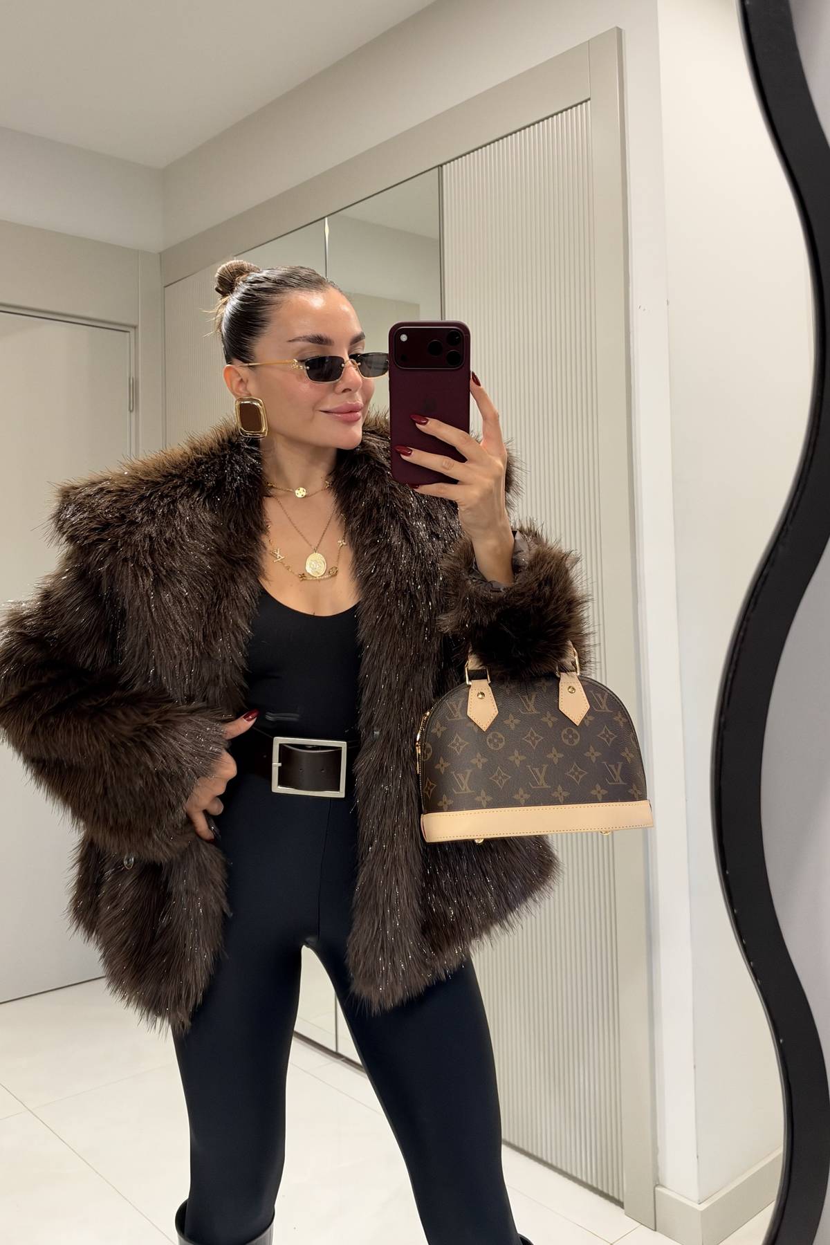 Jamaika Wide Collar Glitter Fur Jacket — photograph 2