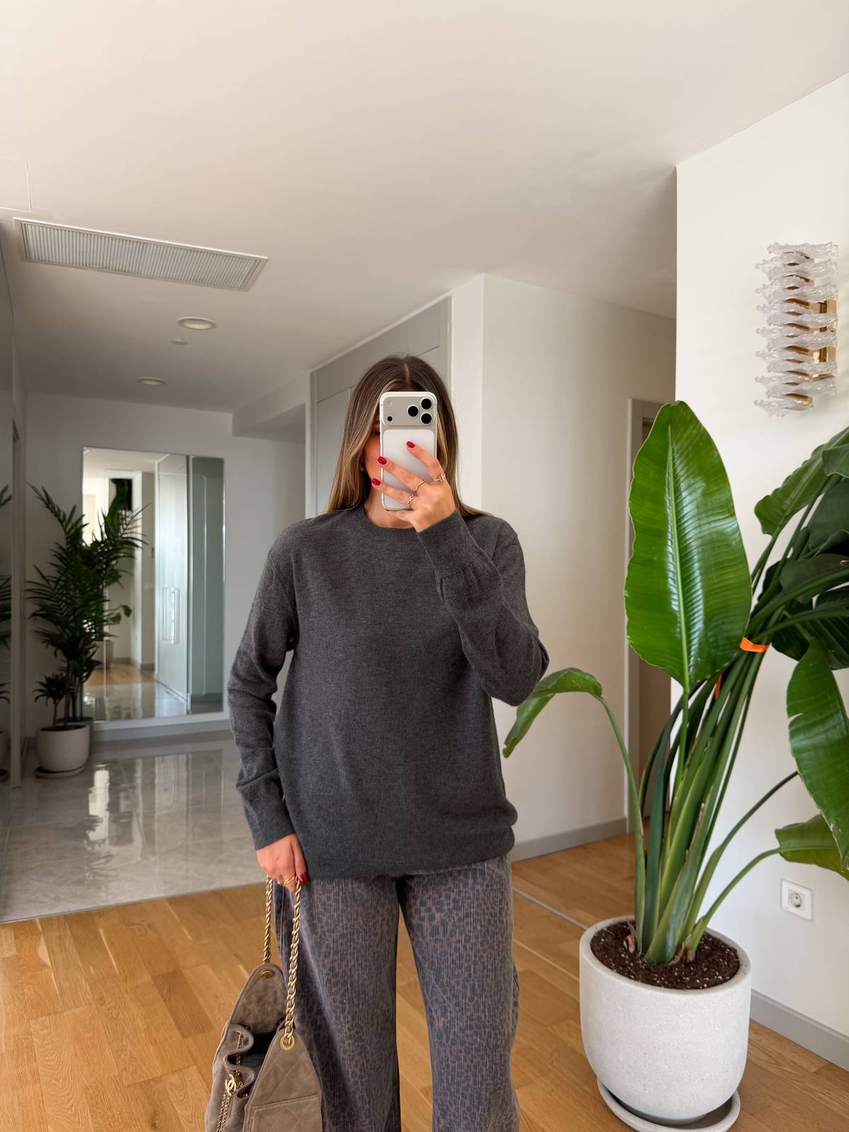 Crew Neck Basic Knit Smoke — photograph 3