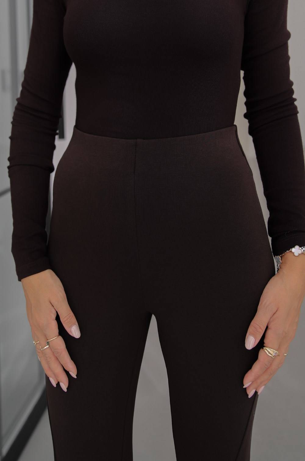 Dark Brown Fermuar Detail Trousers — photograph 3
